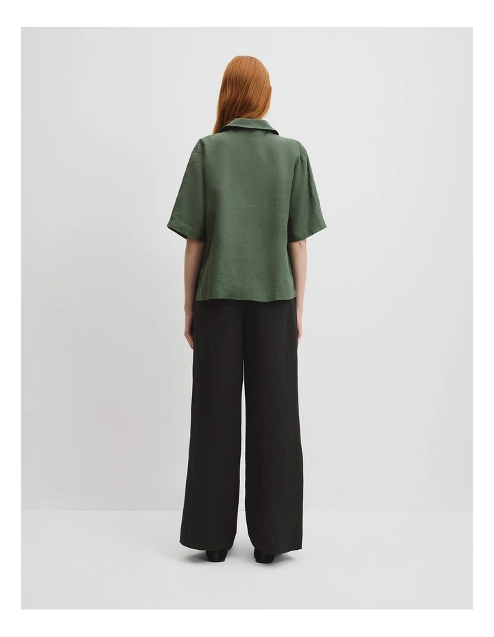 Organically Grown Linen Pocket Detail Shirt in Pine image 4
