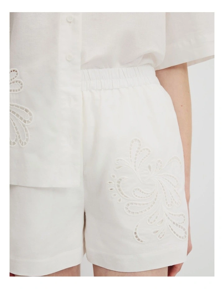 Broderie Short in White image 3