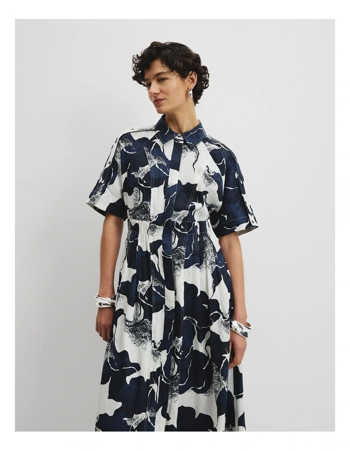 Print Cinched Shirt Dress in Navy Textured Geo image 3