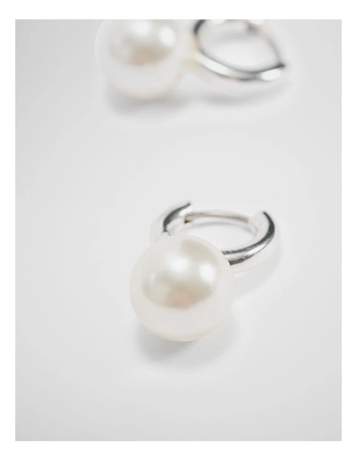 Sleeper Pearl Drop Earring in Silver image 3