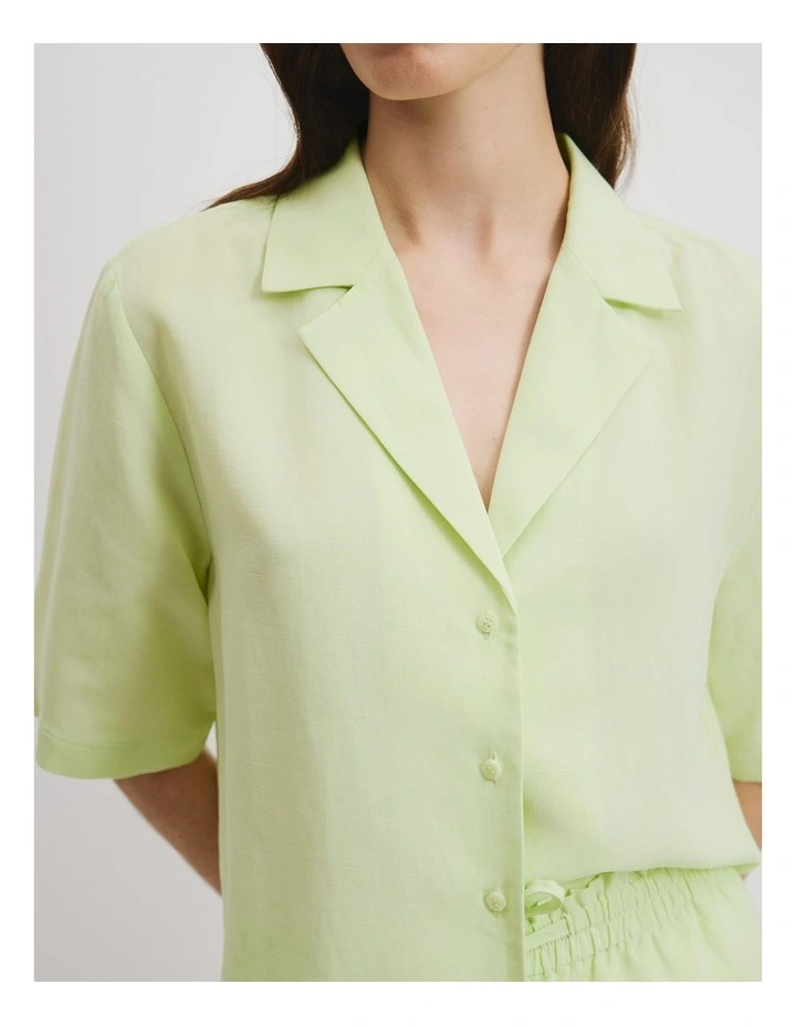 Relaxed Short Sleeve Shirt in Apple image 3