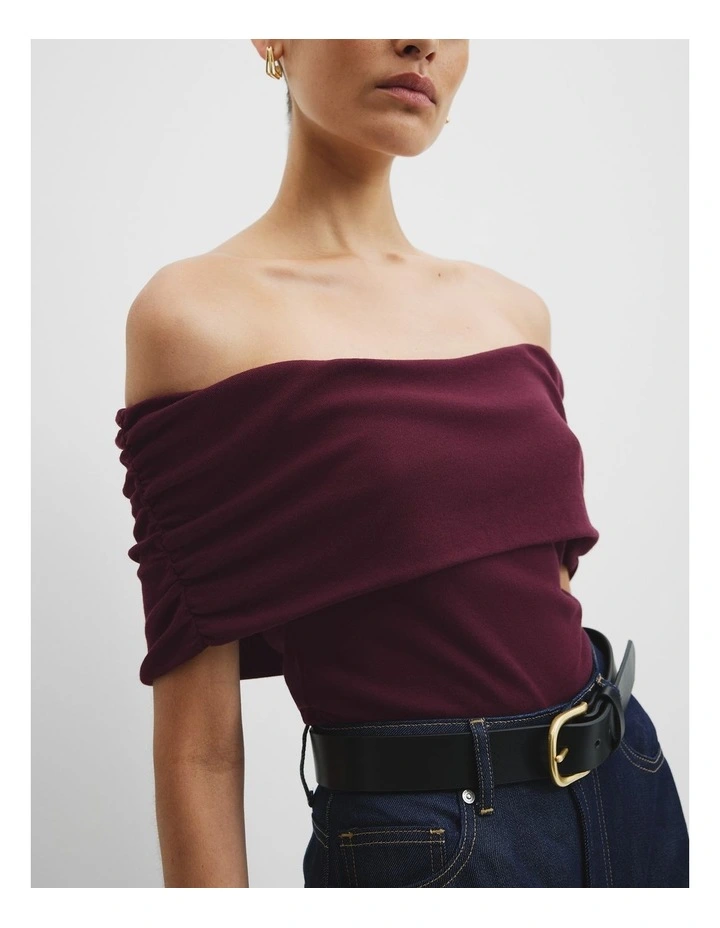 Off-shoulder Top in Bordeaux image 3