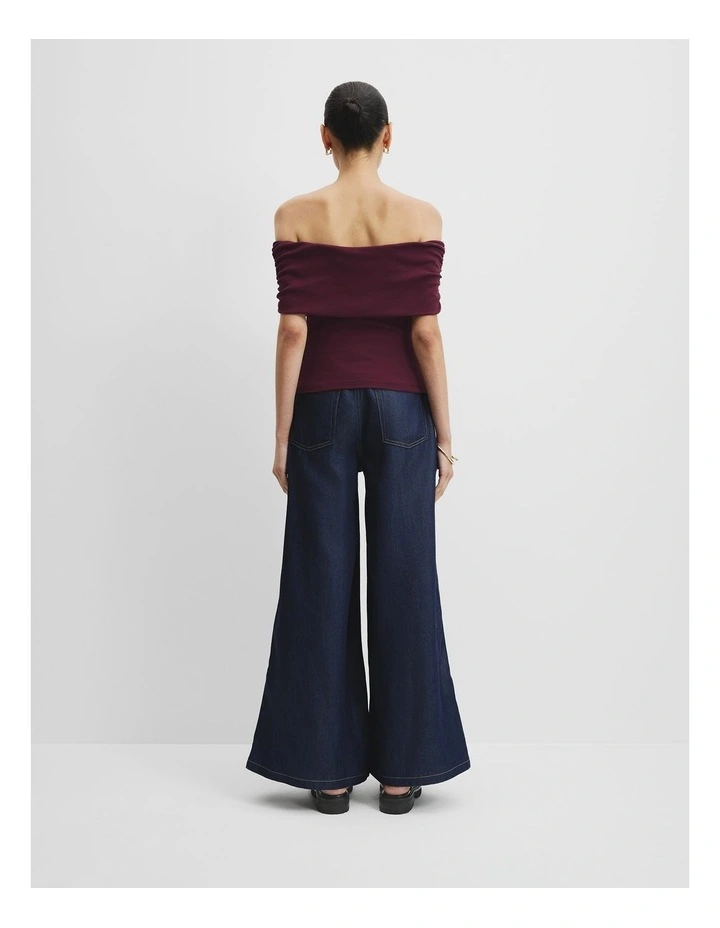 Off-shoulder Top in Bordeaux image 4