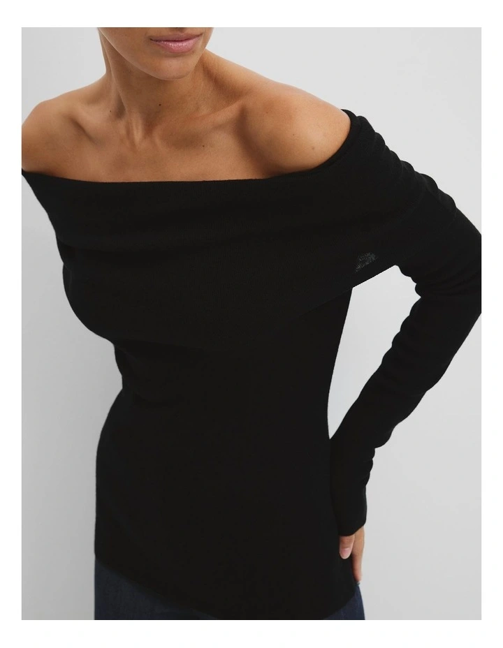 Off-shoulder Detail Knit in Black image 2