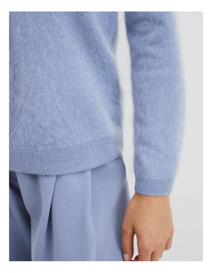 Cashmere V-neck Neck Knit in Steel Blue image 3