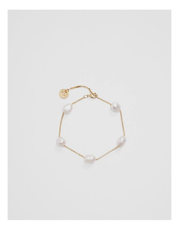 Freshwater Pearl Chain Bracelet in Gold image 1