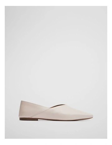 Valentine Flat in Antique White