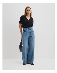 Short Sleeve V-Neck T-shirt in Black