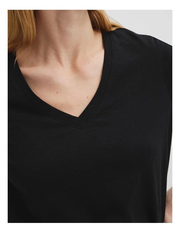 Short Sleeve V-Neck T-shirt in Black image 3
