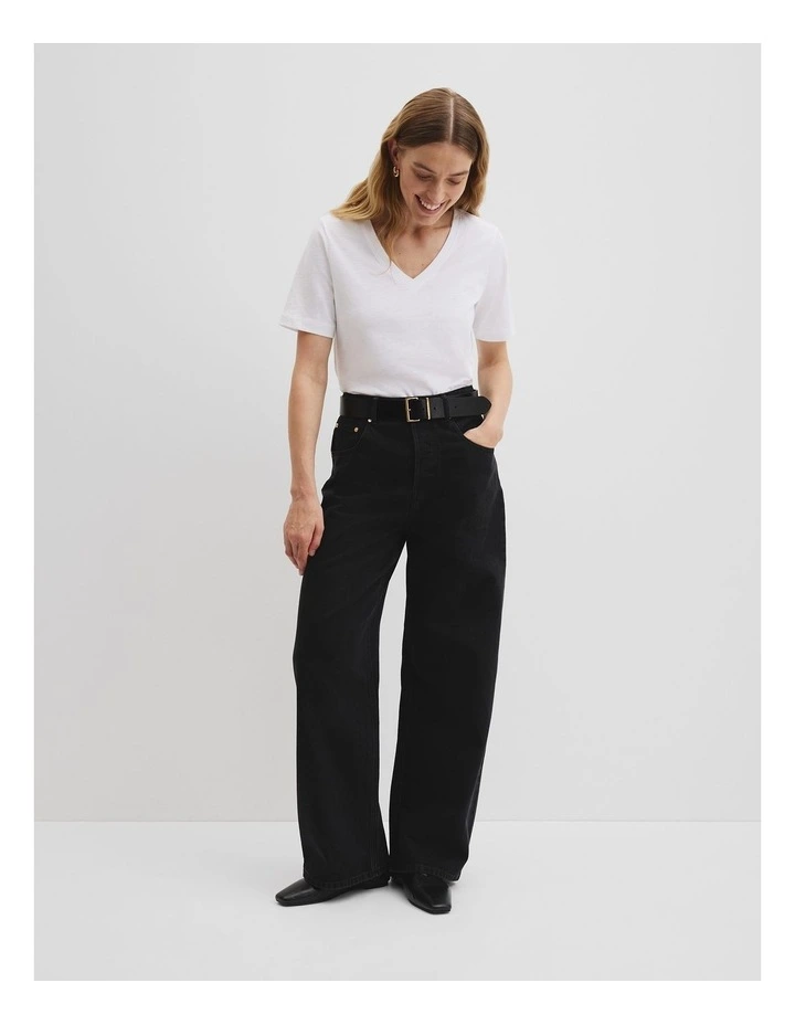 Short Sleeve V-Neck T-shirt in White image 1