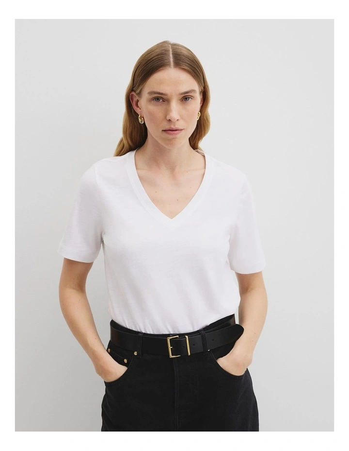Short Sleeve V-Neck T-shirt in White image 3