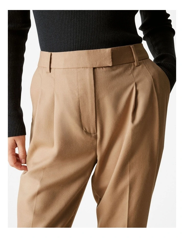 Yarn Dyed Stretch Wool Pleat Front Pant in Camel image 3