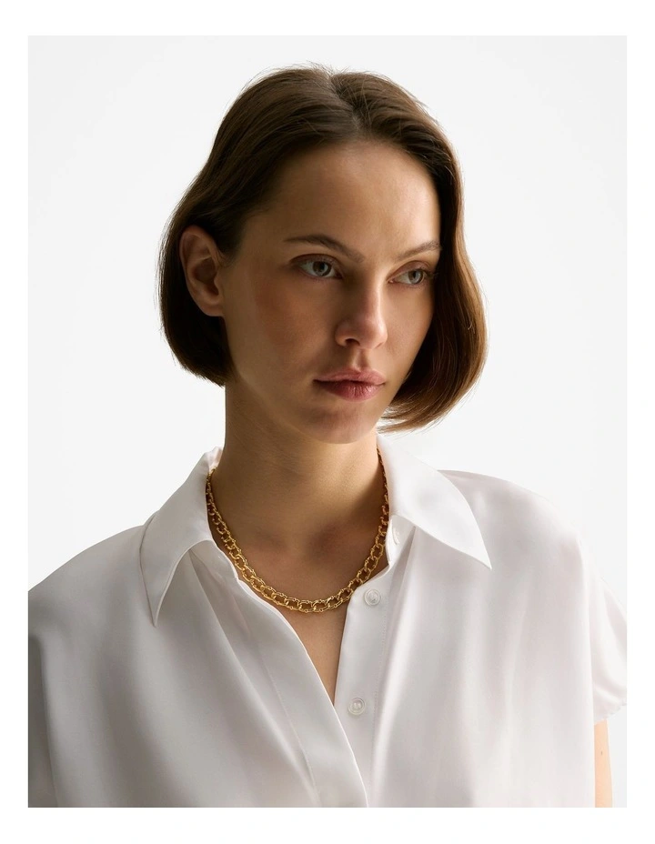 Signature Link Necklace in Gold image 2