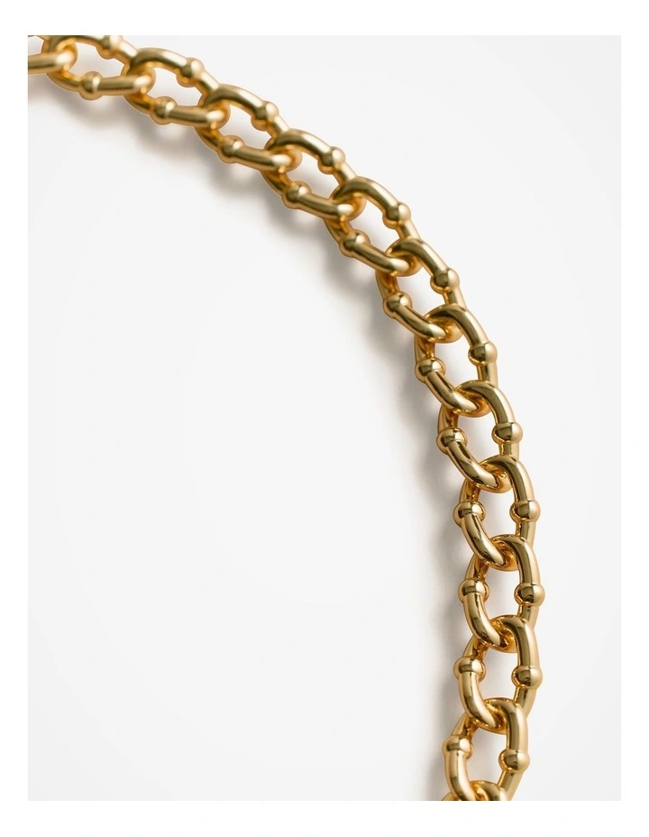 Signature Link Necklace in Gold image 3