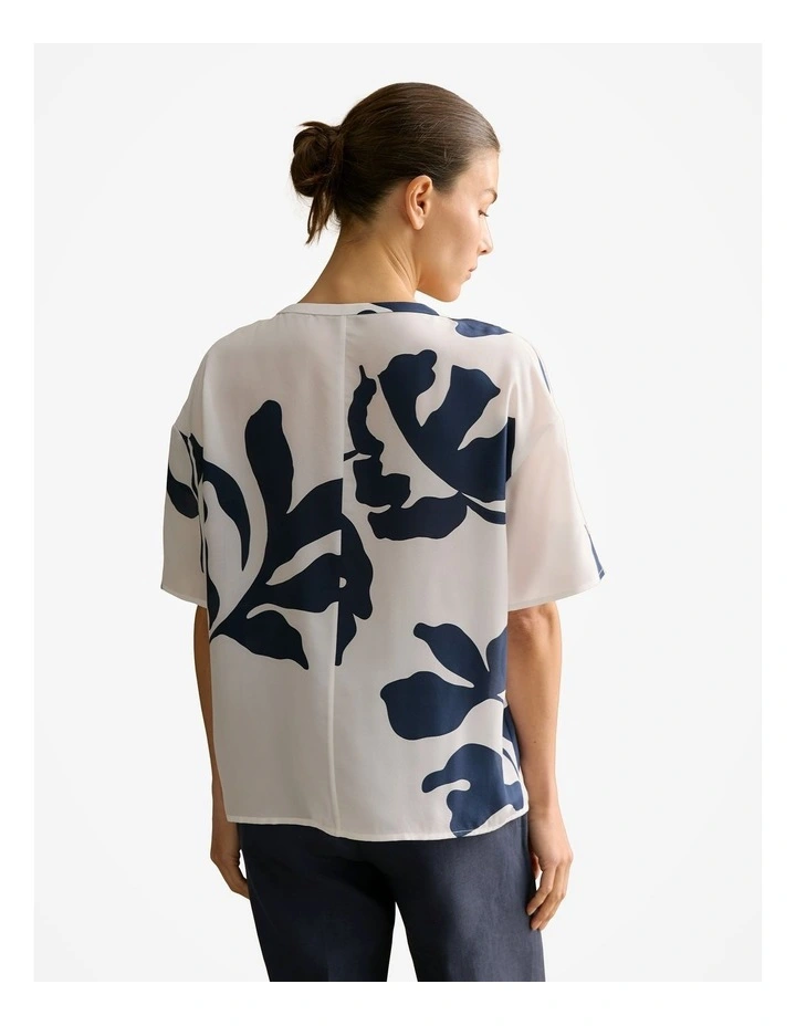 Silk Crepe Palm Relaxed Top in White Multi image 4