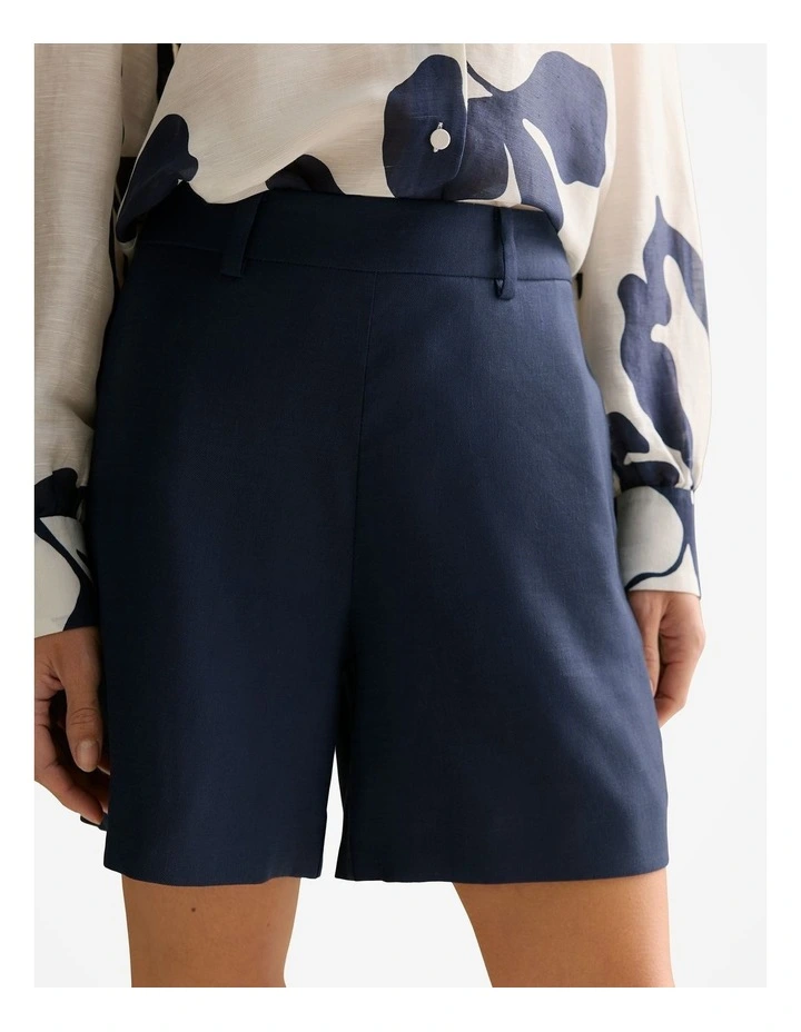 Linen Blend Twill Smart Short in Navy image 3
