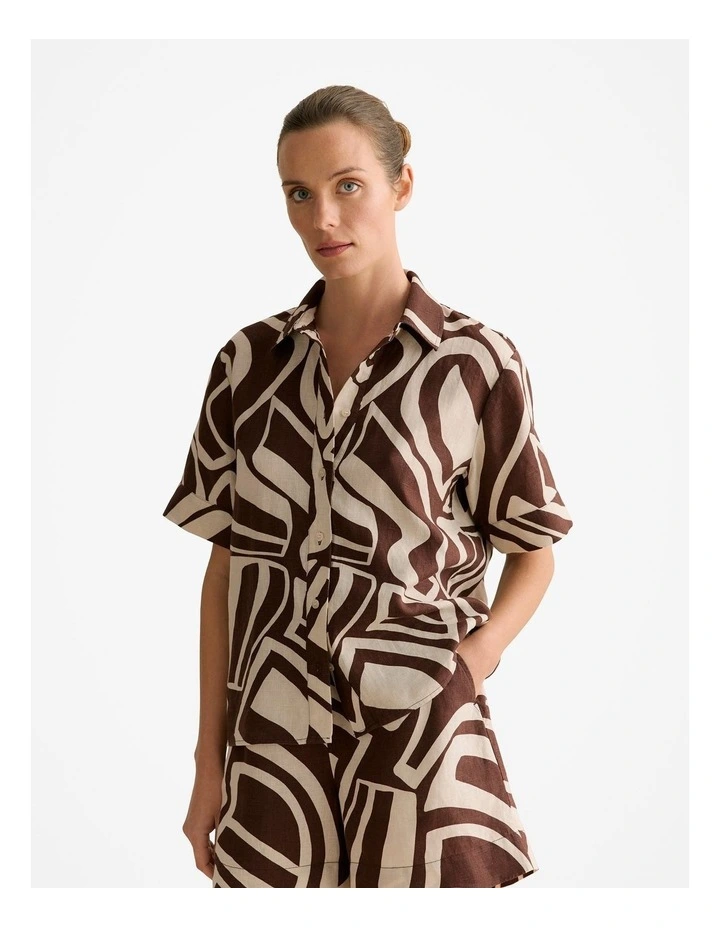 Kai Linen Short Sleeve Shirt in Chocolate image 1