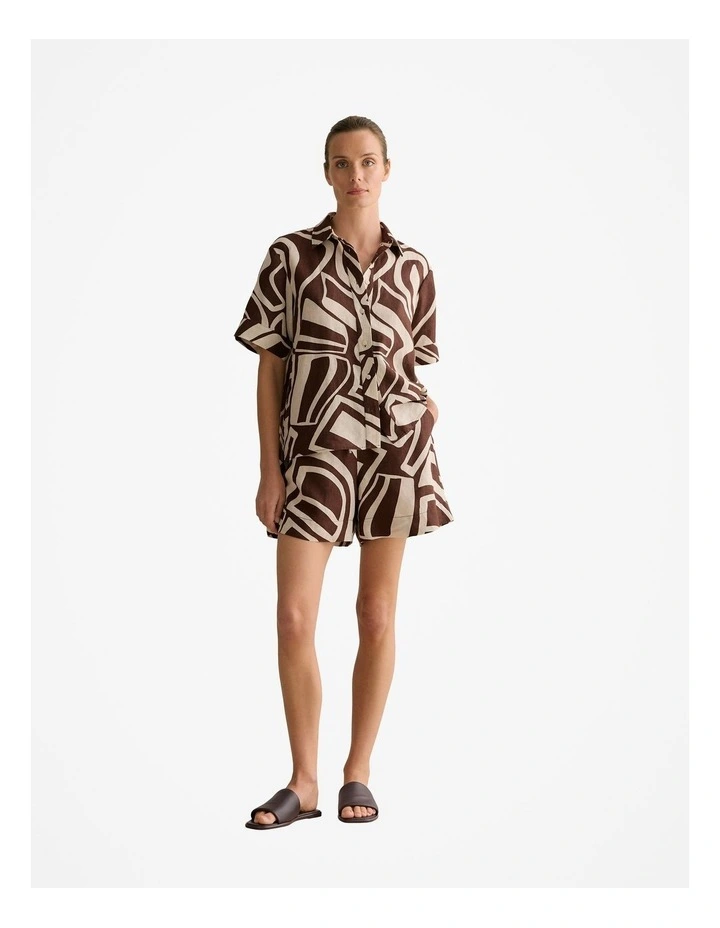 Kai Linen Short Sleeve Shirt in Chocolate image 3