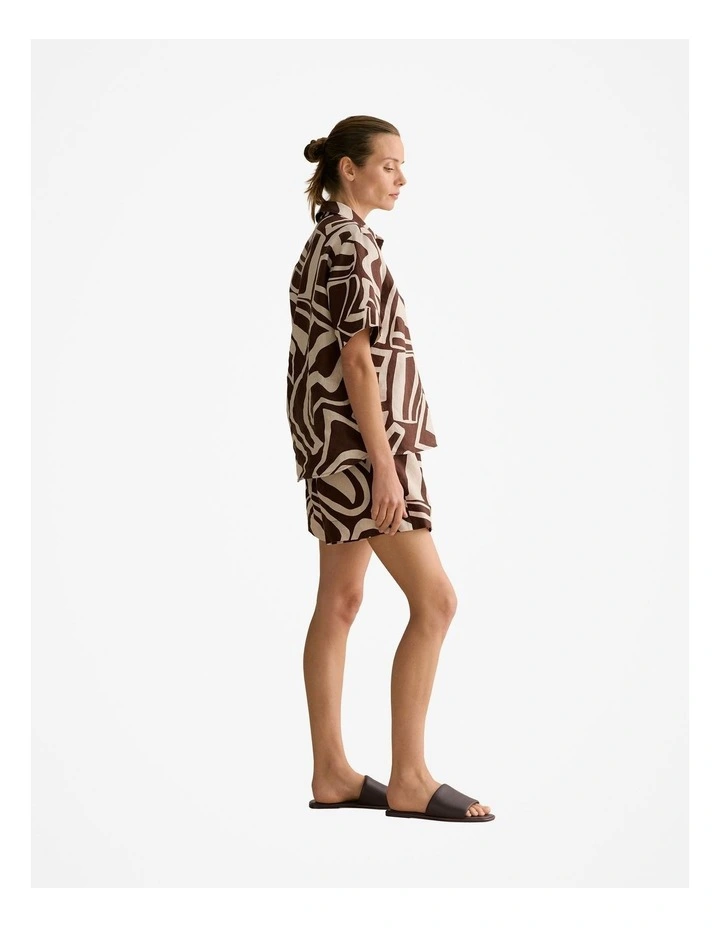 Kai Linen Short Sleeve Shirt in Chocolate image 5