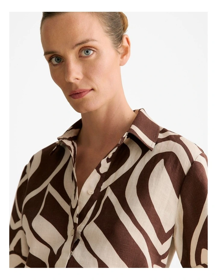 Kai Linen Short Sleeve Shirt in Chocolate image 6