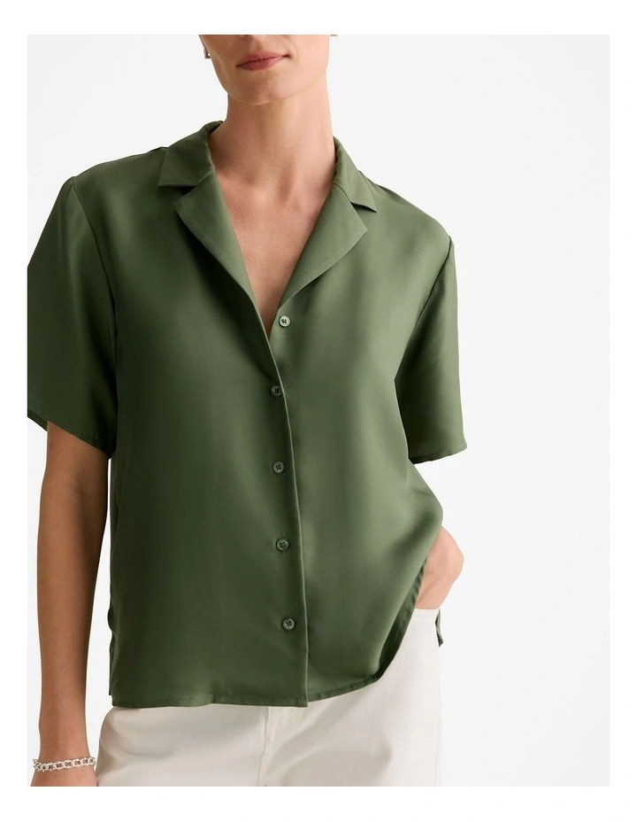 Silk Twill Short Sleeve Camp Shirt in Ivy image 3