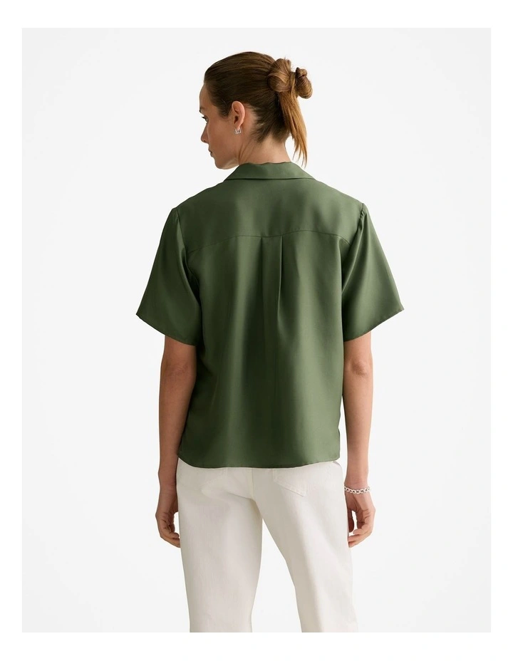 Silk Twill Short Sleeve Camp Shirt in Ivy image 4
