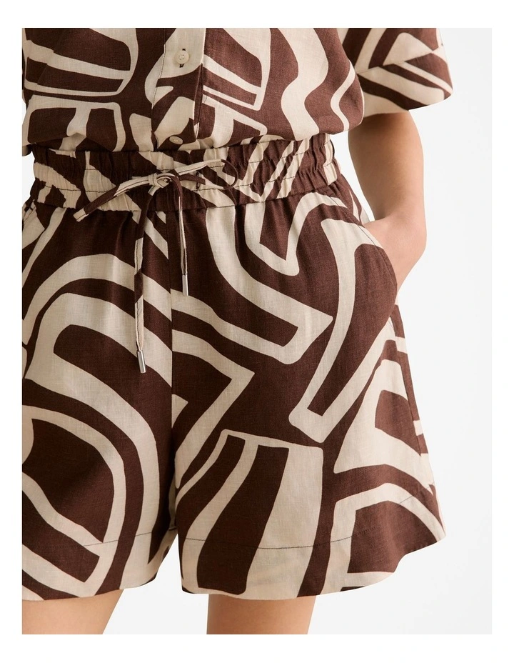 Kai Linen Relaxed Pull On Short in Chocolate image 6