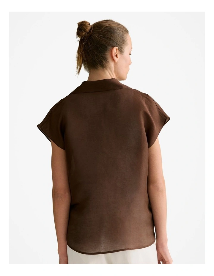 Linen Silk Crosshatch Collared Top in Chocolate image 4