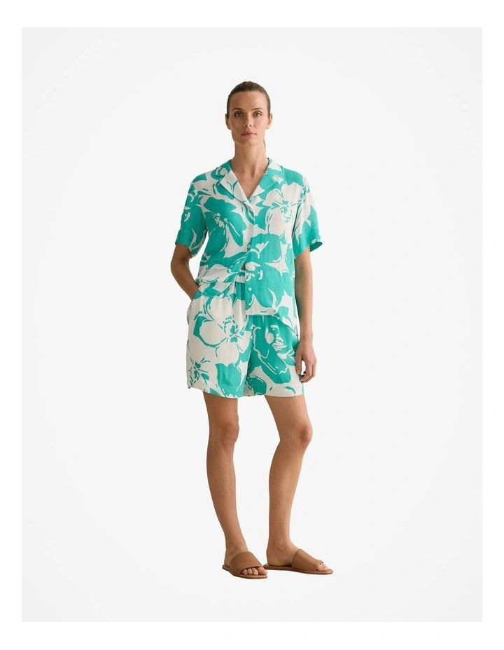 Floral Crepe Pull On Short in Jade image 2
