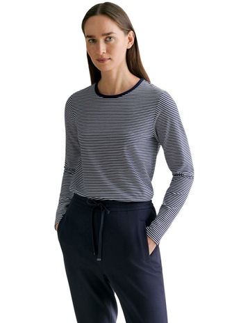 Navy colour