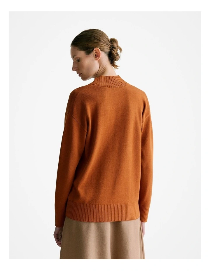 Cotton Cashmere Relaxed V Neck Knit Jumper in Cognac image 5