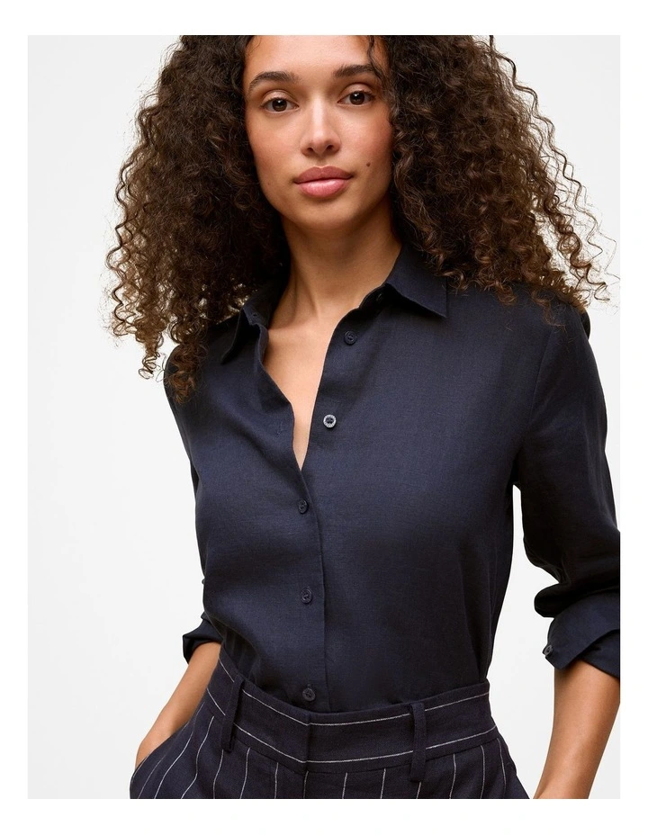 Linen Classic Shirt in Night Sky image 3