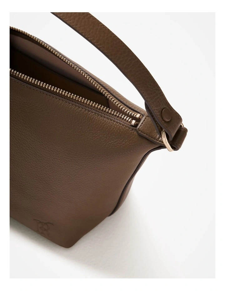 Carnarvon Crossbody Bag in Olive image 4