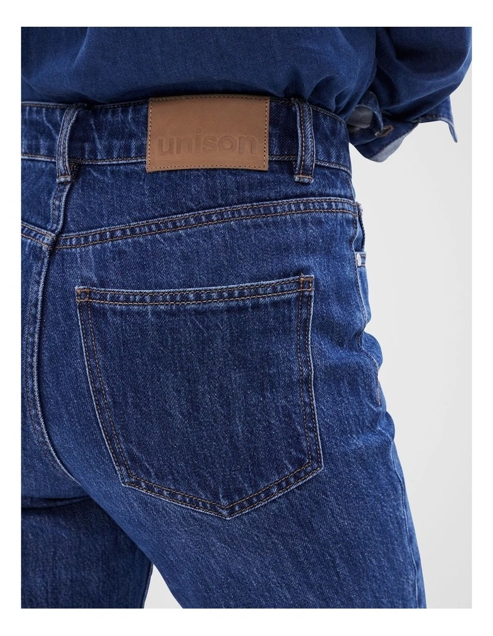 Classic Straight Fit Jean in Light Vintage image 4