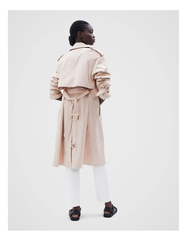 Trench Coat in Hazeulnut image 3