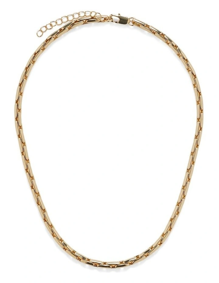 Lizzie Fine Link Necklace in Gold image 1