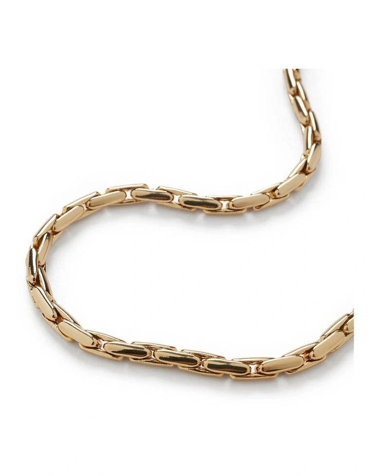 Lizzie Fine Link Necklace in Gold image 3