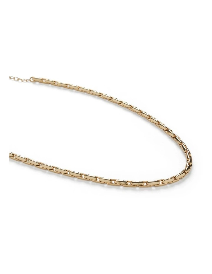 Lizzie Fine Link Necklace in Gold image 5
