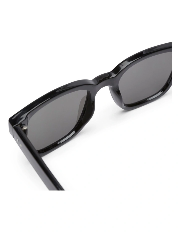 St Germain Classic Sunglasses in Black image 6