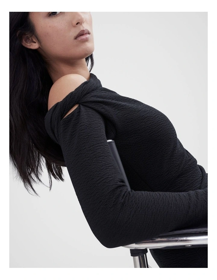 Textured Long Sleeve Top in Black image 3