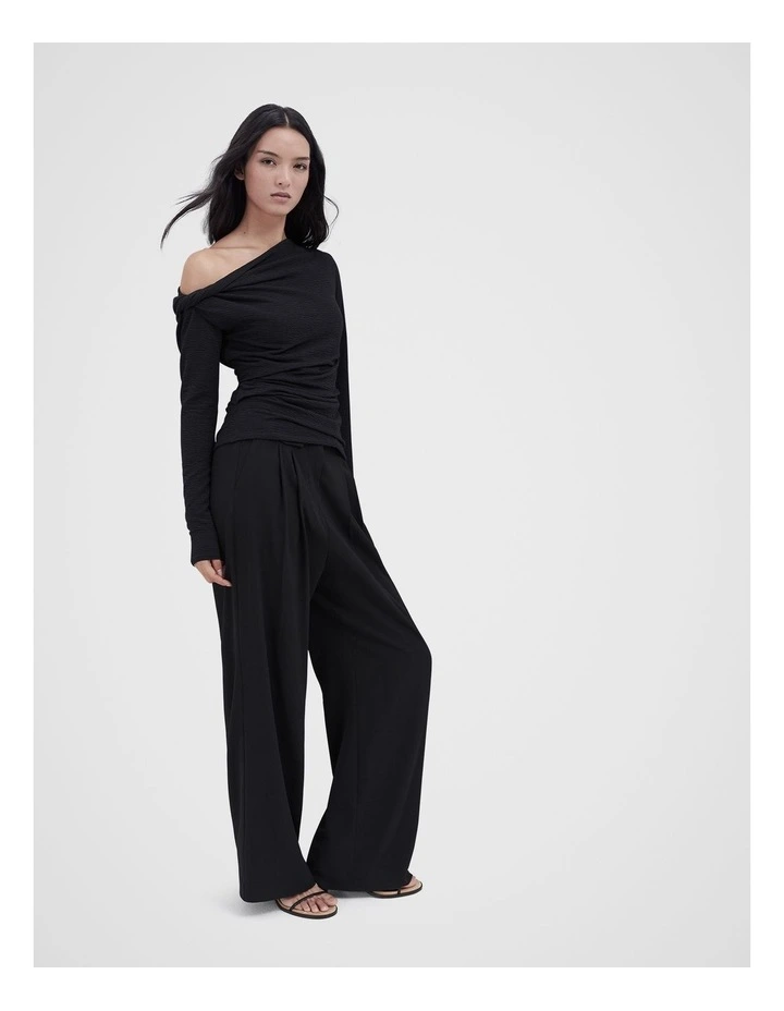 Textured Long Sleeve Top in Black image 4