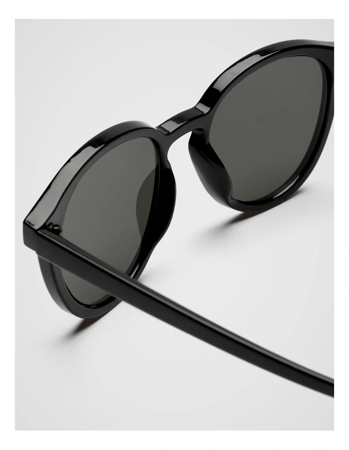 Otis Sunglasses in Black image 2