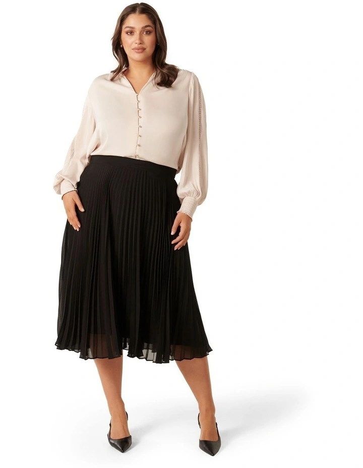 Hailee Pleated Skirt in Black image 5