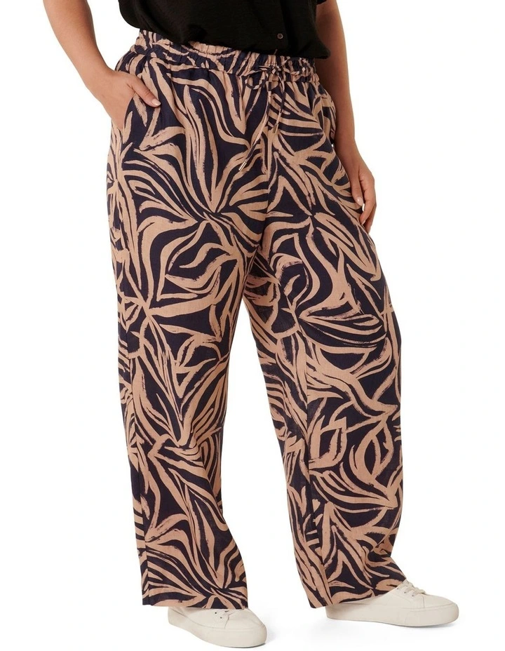 Livy Linen Pants in Navy image 3