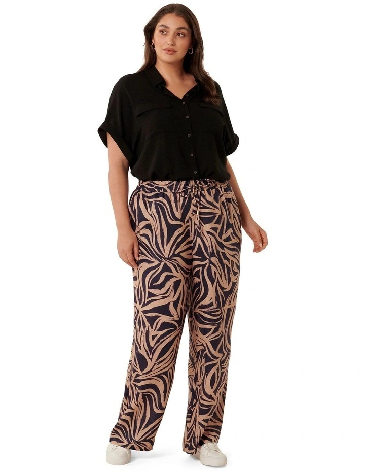 Livy Linen Pants in Navy image 5