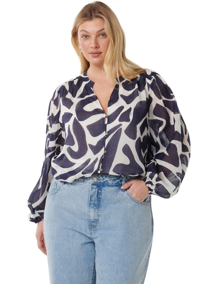 Adaline Curve Ramie Blouse in Navy image 1