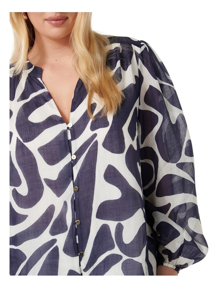 Adaline Curve Ramie Blouse in Navy image 4