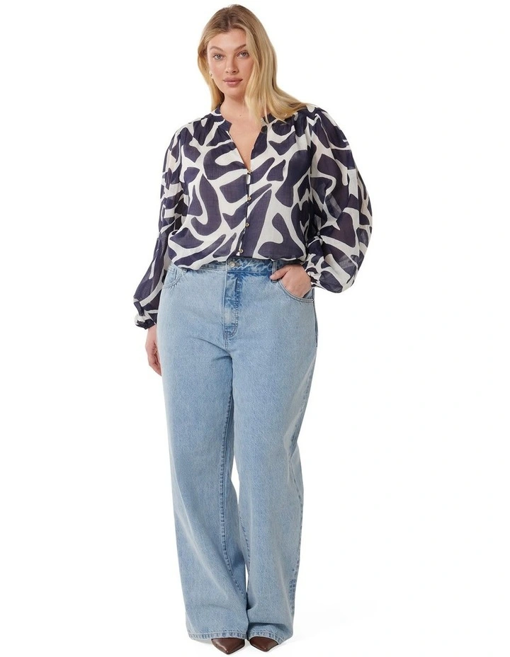 Adaline Curve Ramie Blouse in Navy image 5