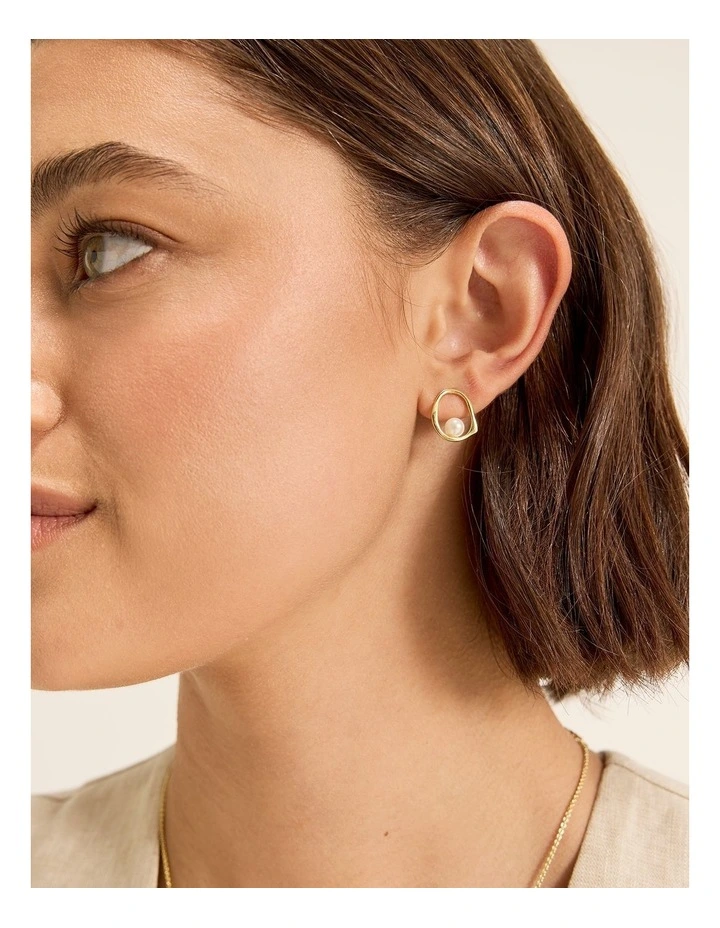 Charlotte Earring in Gold image 2