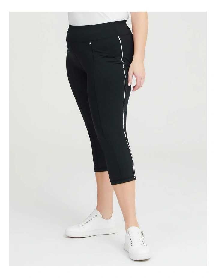 Active Back Split Hem Legging in Black image 4